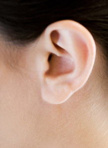 孩子一个耳朵听力正常一个不正常(孩子一个耳朵听力弱)