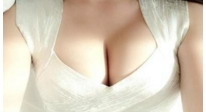 女性乳房下垂怎么矫正(女性乳房大下垂怎么办)
