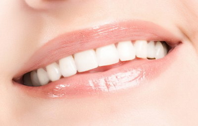 女生让牙齿美白的方法_奈薇牙齿美白有危害吗