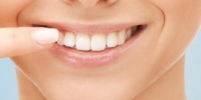 种植牙和牙齿矫正能一起做吗(可以同时进行种植牙和牙齿矫正吗？)