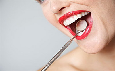 为什么有的牙齿牙龈低(为什么会以舌头一舔牙齿牙龈就出血？)