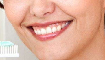 矫正牙齿牙根吸收的正常范围(矫正牙齿会导致牙根吸收吗)
