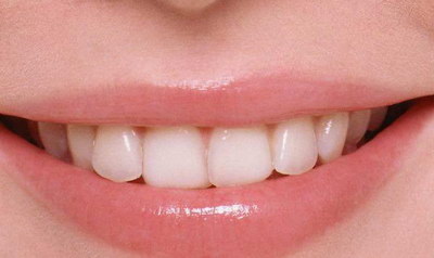 为什么有的牙齿牙龈低(为什么会以舌头一舔牙齿牙龈就出血？)