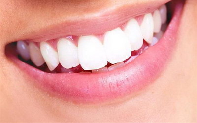 牙齿黑色的是什么_牙齿黑能洗干净吗