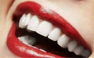 拔完智齿的牙洞有白色的东西