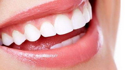 长期牙龈肿痛是什么原因导致的_牙龈疼出血是什么病