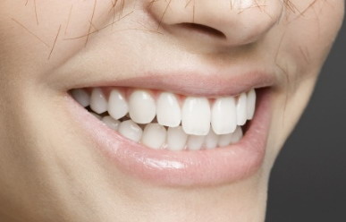 正常牙齿是上牙包住下牙吗