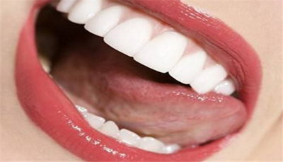 用什么东西可以让牙齿快速变白(用什么东西可以快速使牙齿变白)