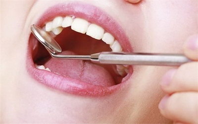 牙齿开颌严重(成人牙齿开颌严重还能矫正过来吗)