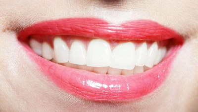 拔牙后多久停止流血_拔牙后多久能正常吃饭正常刷牙