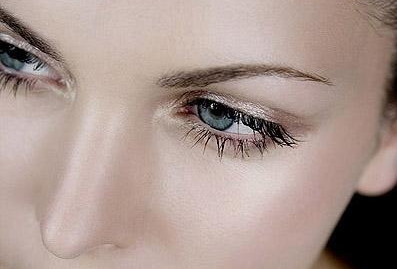 淡化黑眼圈的方法按摩_淡化黑眼圈的方法不用化妆品