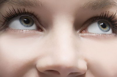 双眼皮手术后怎么才能减少疤痕增生